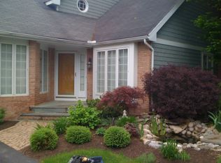 2 Landing View Ln, Fairport, NY 14450
