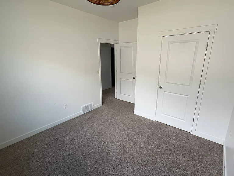 8285 N Lakeshore Drive — Photo 12