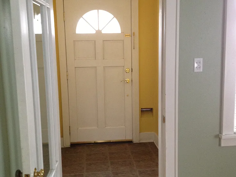 312 Custer Ave — Photo 7
