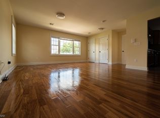 24 Maple St, Bloomfield, NJ 07003