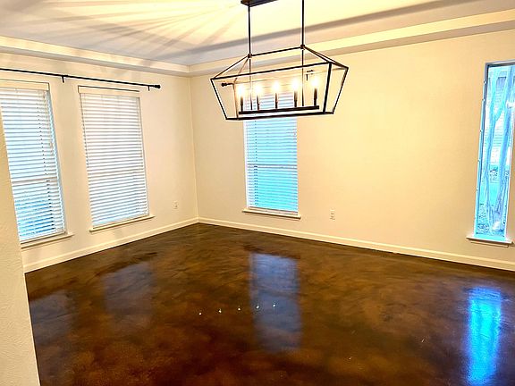 5th image of 407 Valley Glen Dr