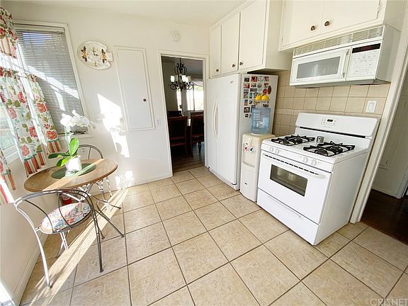 3rd image of 8634 Wakefield Ave