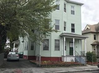 32 Douglas St, Worcester, MA 01603