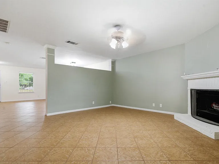 1806 Carriage Hills Trl — Photo 6