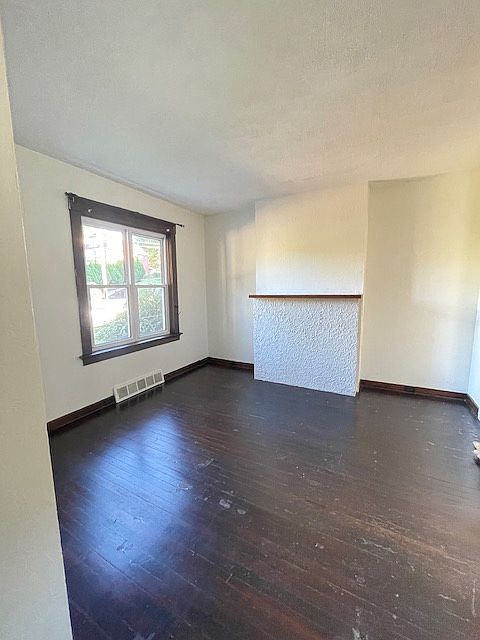 1st image of 109 Watkins Ave #1