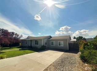 604 Bramble Ave, Omak, WA 98841