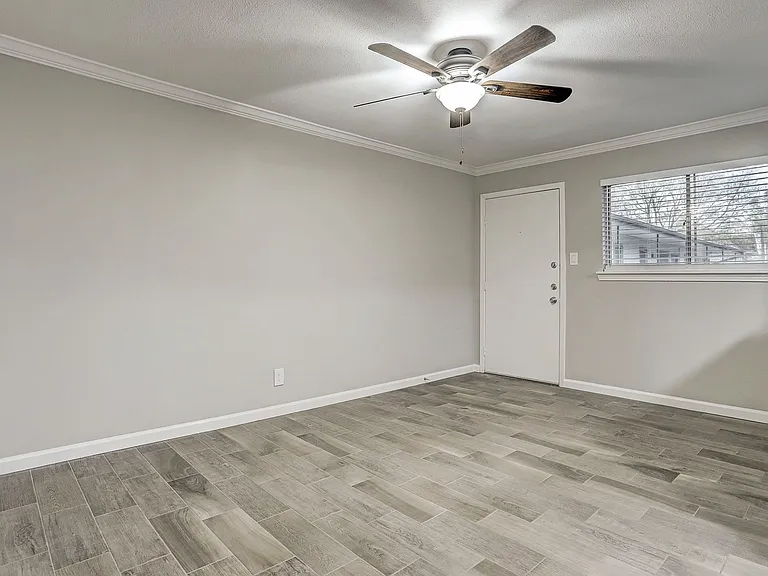 TLP Hawthorne — Photo 17