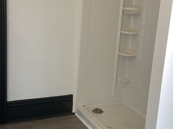 3rd image of 837 N Main St APT B