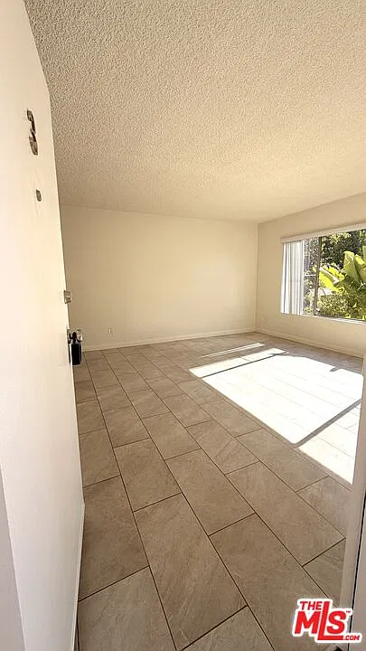 1 bed, 1.0 bath, 600 sqft, $2,695 — Photo 2