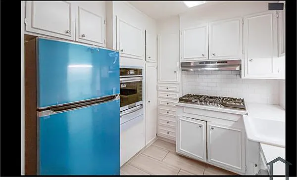 1327 N Laurel Ave #11 — Photo 5