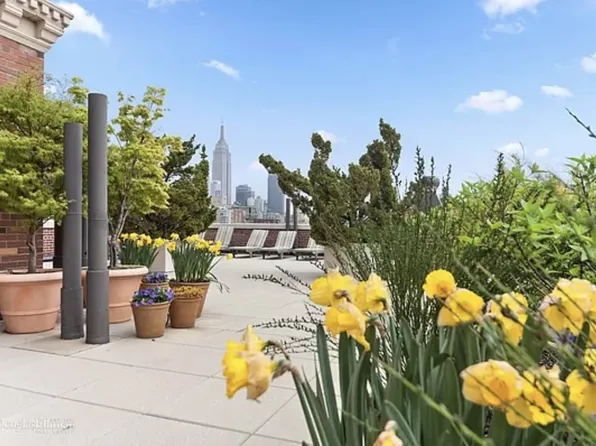 465 West 23rd Street image 10 of 12