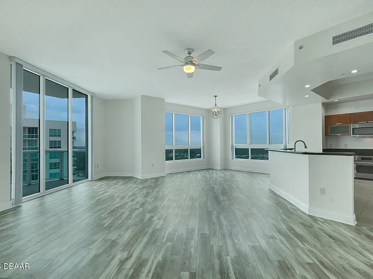 241 Riverside Dr #2509 — Photo 4