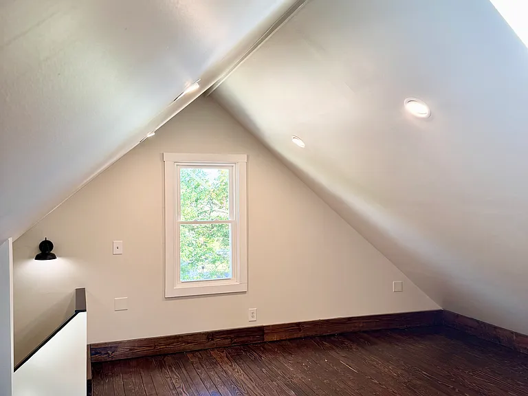 2121 Eldred Ave #UP — Photo 18