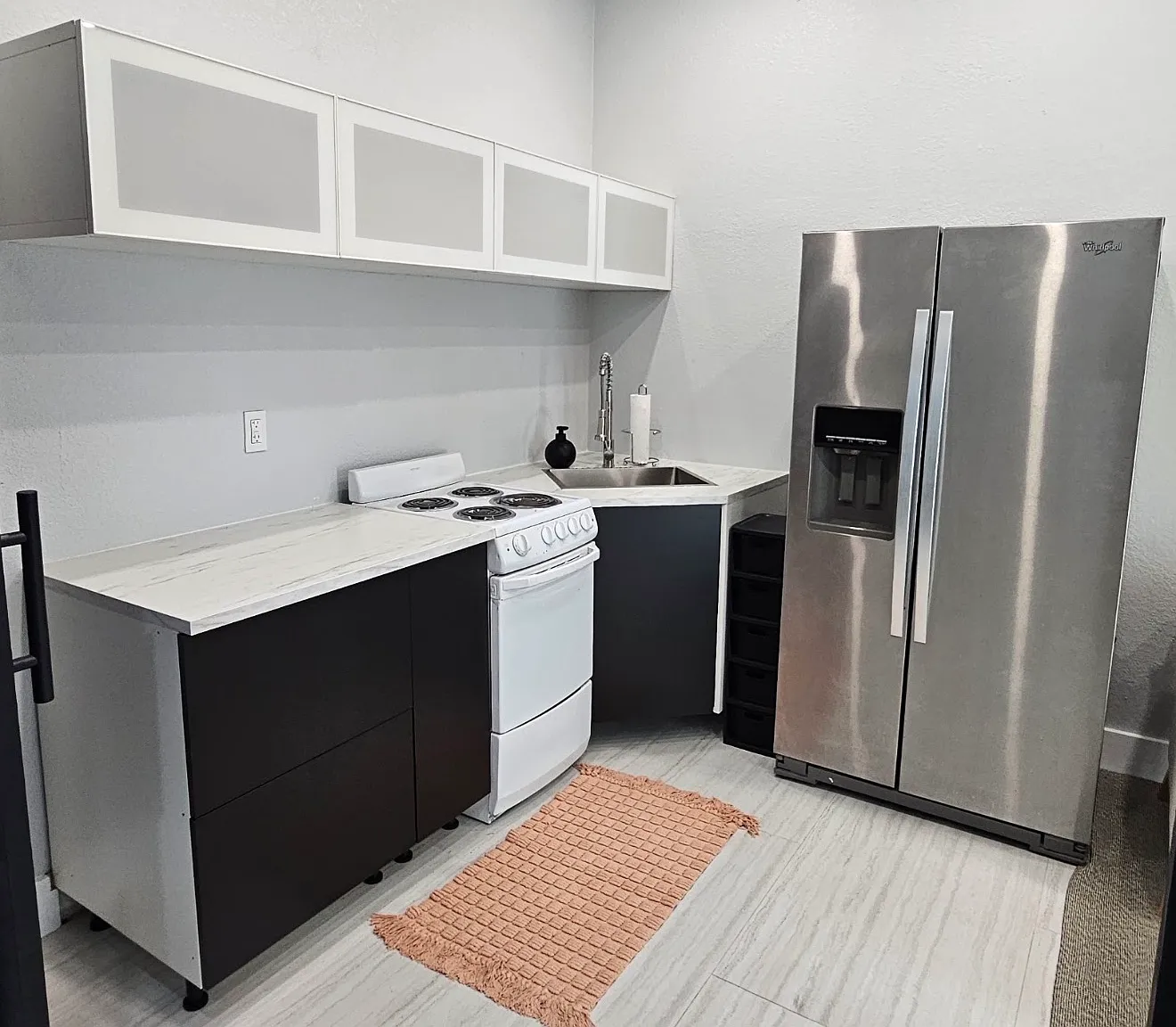 1 bed, 400 sqft, $1,600 — Photo 2