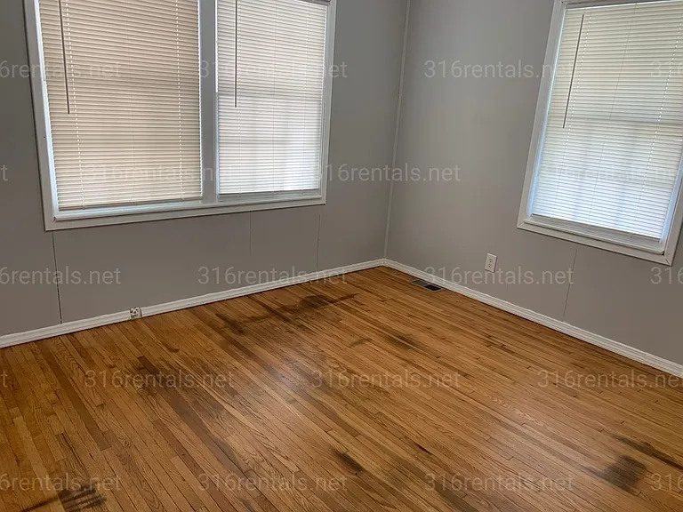 1043 N Terrace Dr — Photo 8