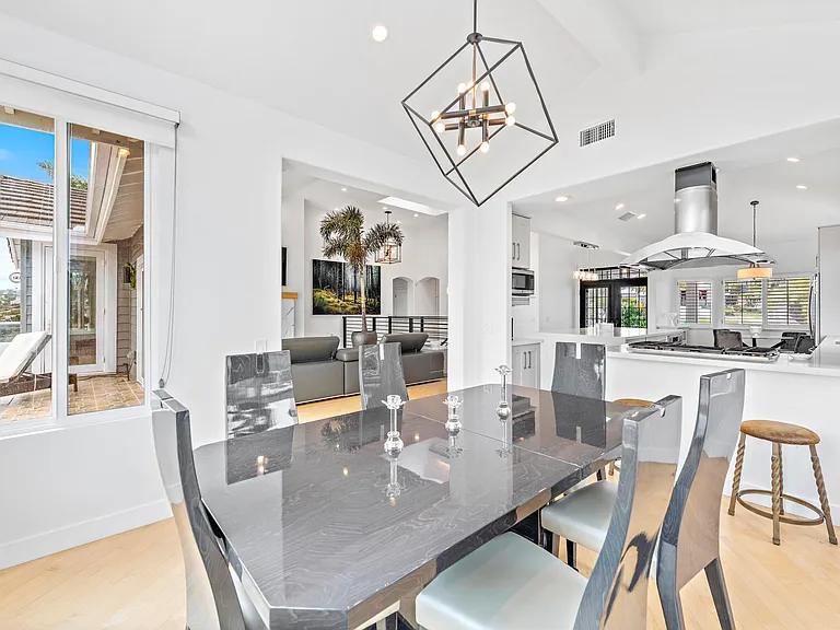 25256 Manzanita Dr — Photo 5