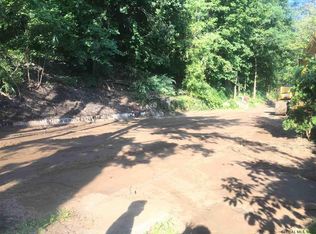 326 Chapman Dr, Amsterdam, NY 12010