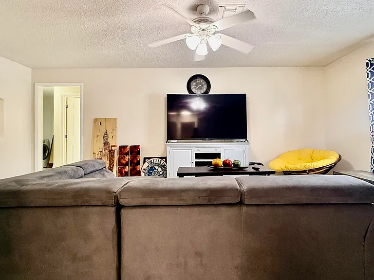 5913 Corson Pl — Photo 10