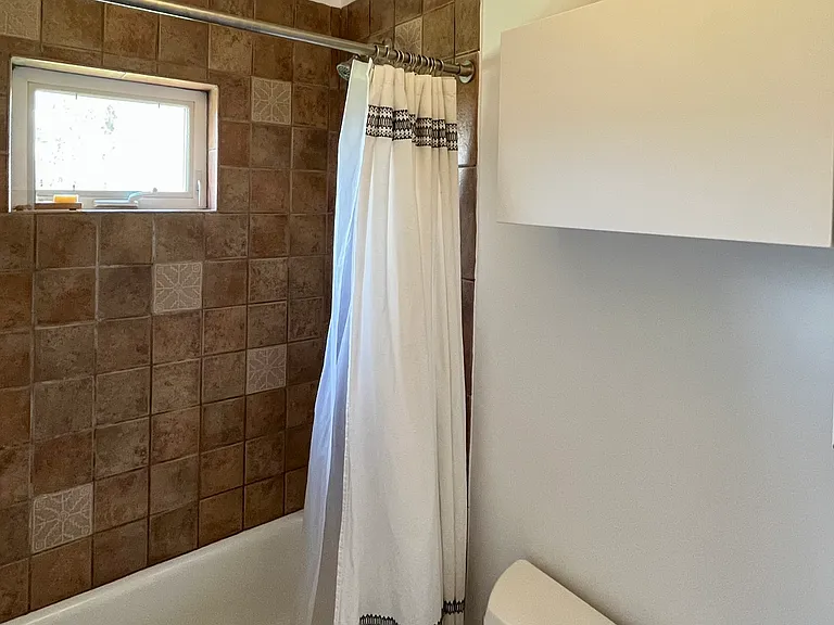 140 E Birch St — Photo 19