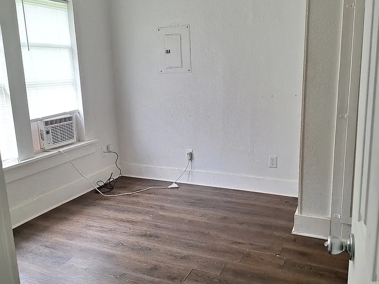 221 Bennett Blvd — Photo 10