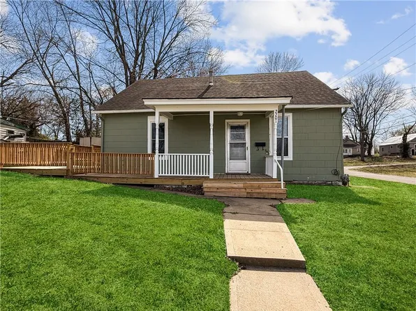 2201 Franklin Ave, Lexington, MO 64067
