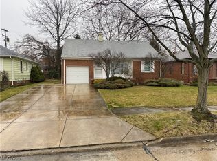 6467 Buckingham Dr, Parma, OH 44129
