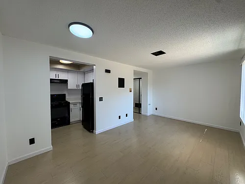 617 N Harvard Blvd #202 Photo 1