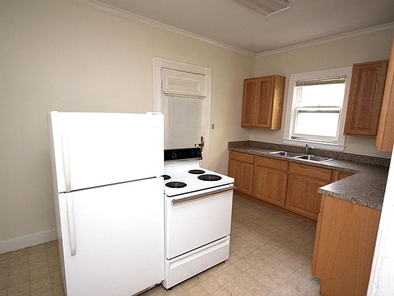 2nd image of 52 Grove Ave