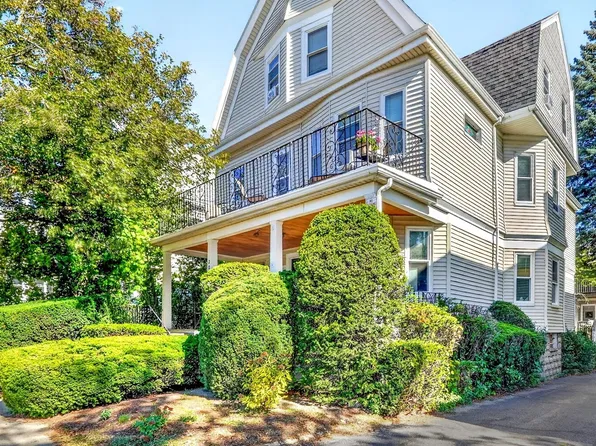 205 College Ave, Somerville, MA 02144