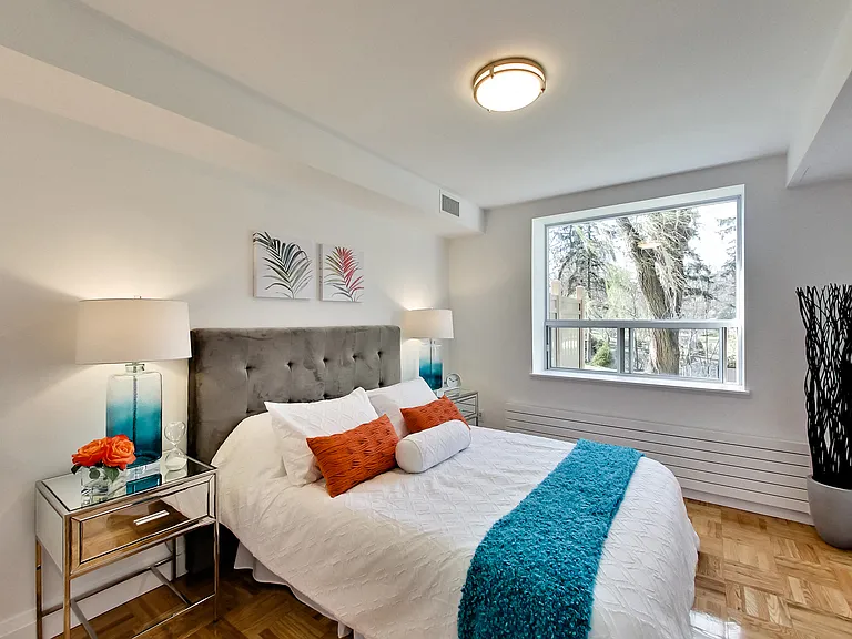 42 Glen Elm Ave #206 — Photo 93