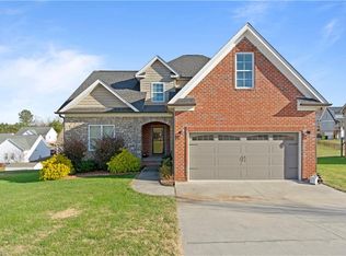 212 Royal Fern Dr, Clemmons, NC 27012