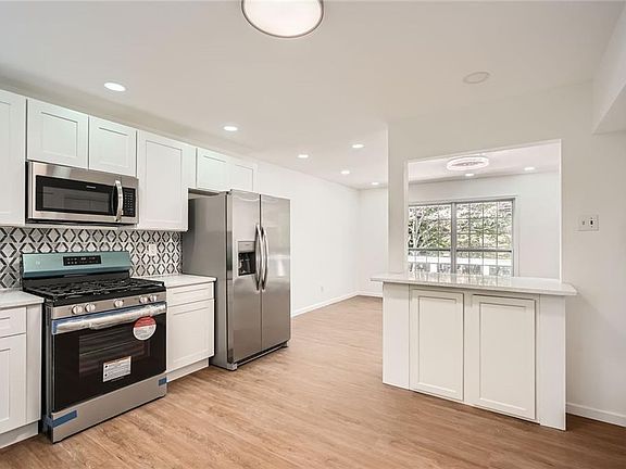 3rd image of 4201 Regal Ridge Rd