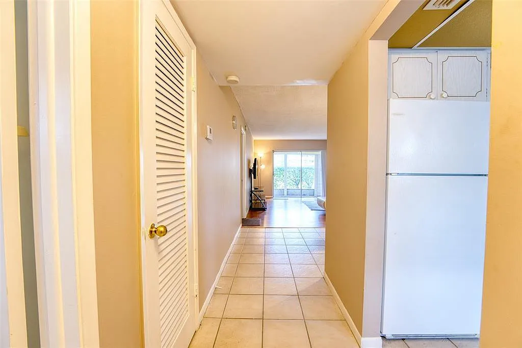 1 bed, 1.5 bath, 775 sqft, $1,700 — Photo 1