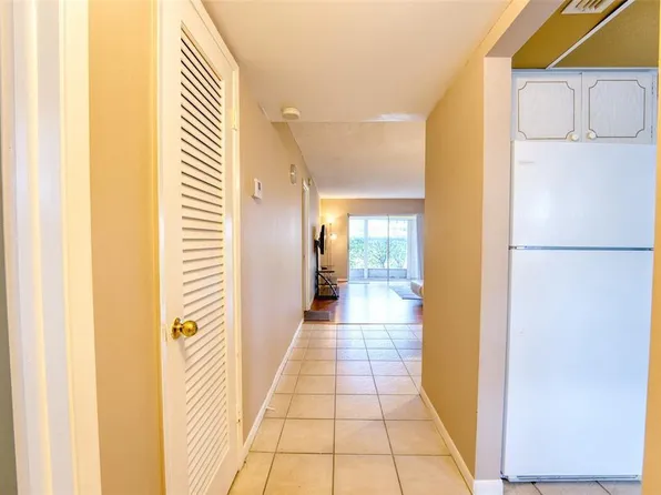 4700 Washington St APT 105, Hollywood, FL 33021
