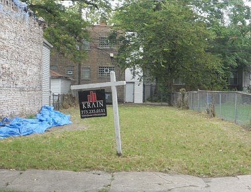 2nd image of 704 E 90th Pl
