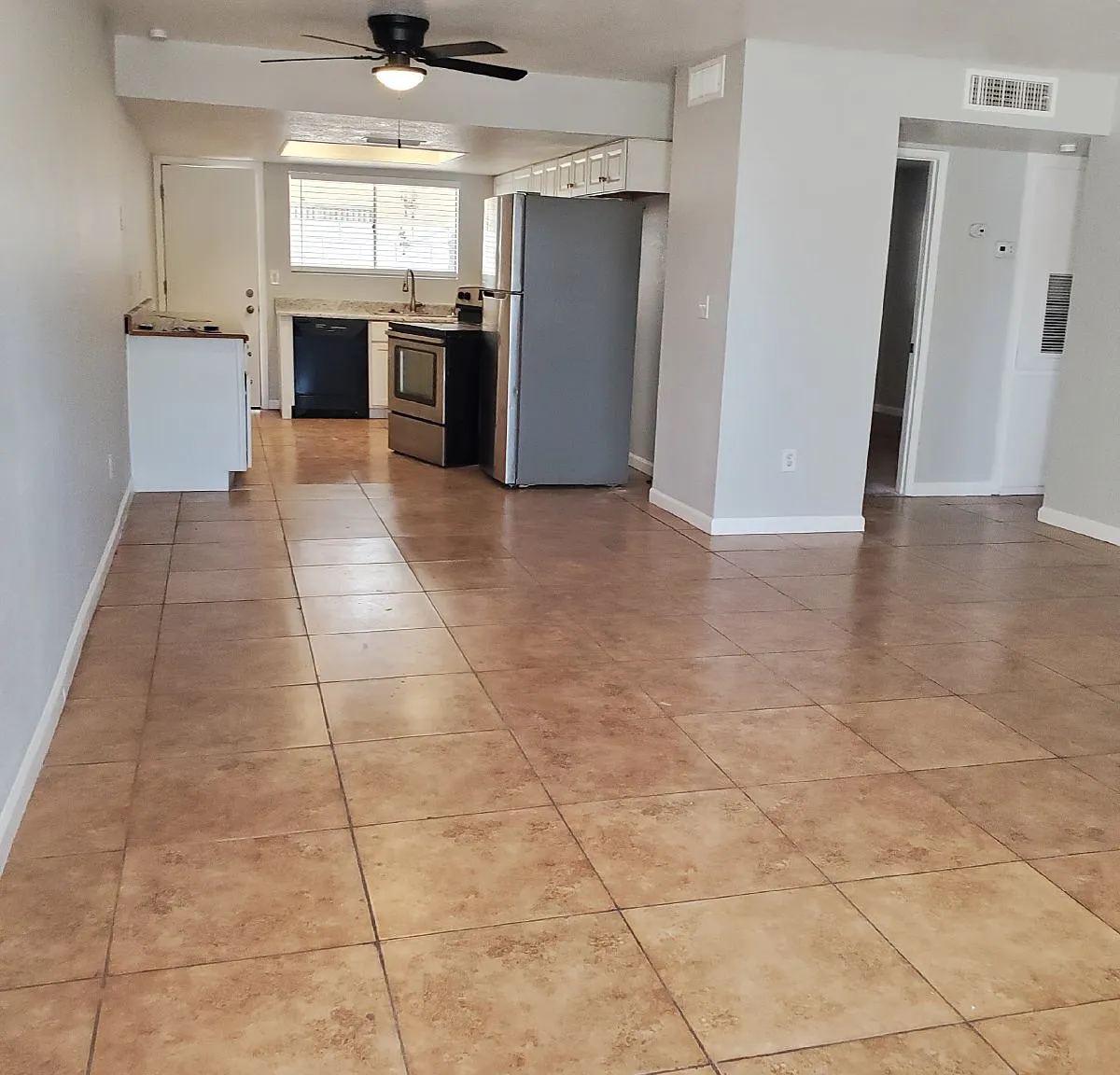 2 bed, 1.0 bath, 987 sqft, $1,495 — Photo 1