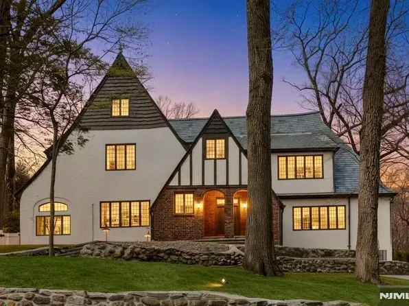 400 Heights Rd, Ridgewood, NJ 07450