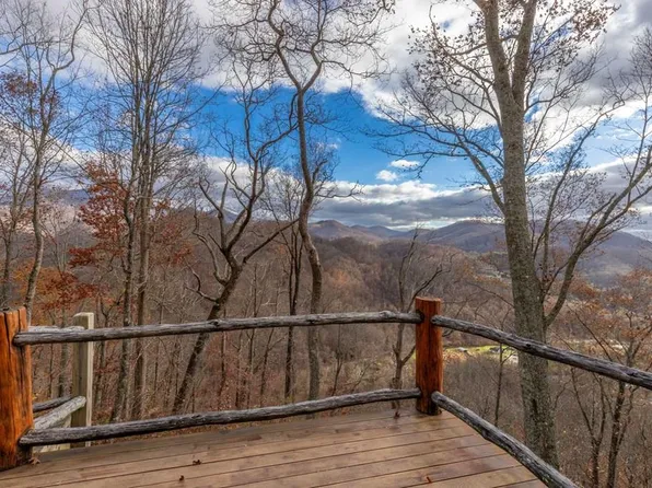 223 Choke Berry Rdg, Sylva, NC 28779