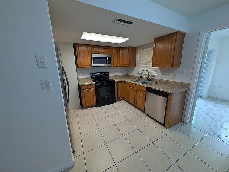 8402 Corney Dr — Photo 14