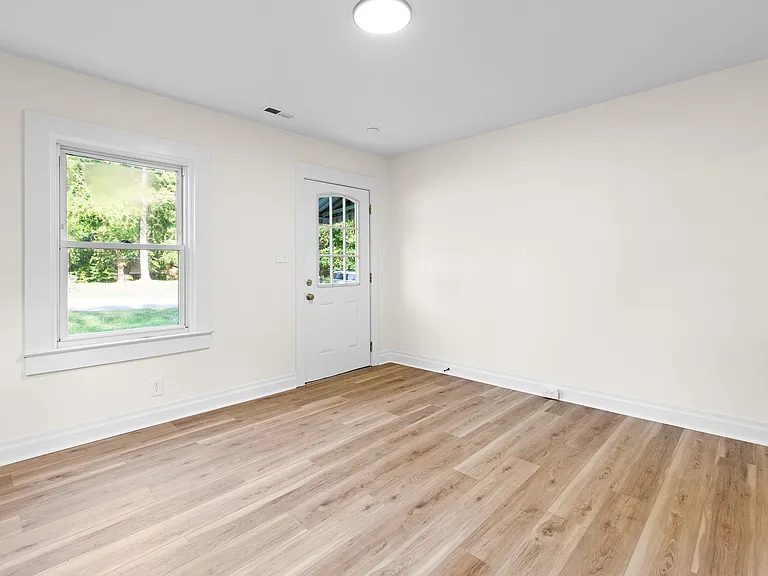 1444 Irving St — Photo 3