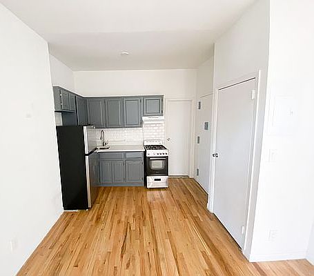 1st image of 2281 1st Ave #3B