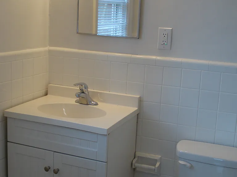 2401 Broadway Ave SW #A — Photo 16