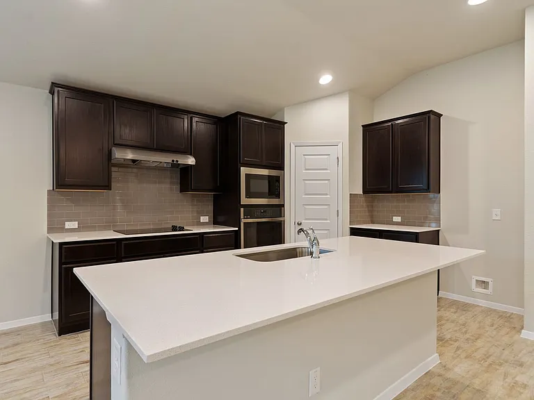 3704 Stillwood Ln — Photo 6