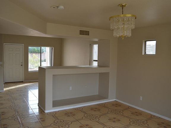 4th image of 3702 N 106th Dr