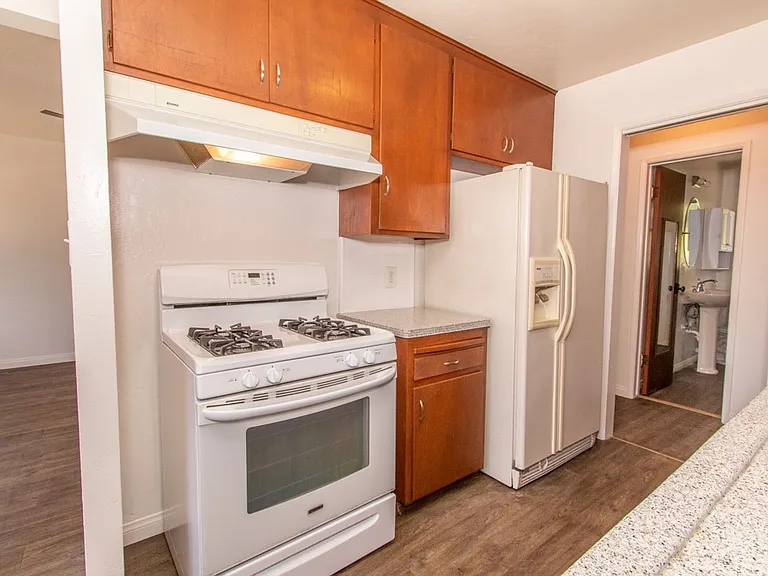 4205 Monroe Ave — Photo 9