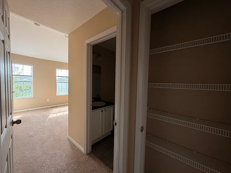 1020 Hartford Village Blvd — Photo 9