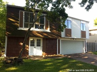 151 Highbury Dr, Elgin, IL 60120