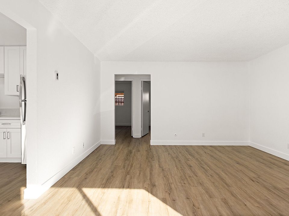 Building Photo 5