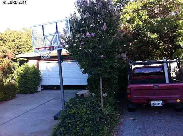 2209 Meredith Way photo 1