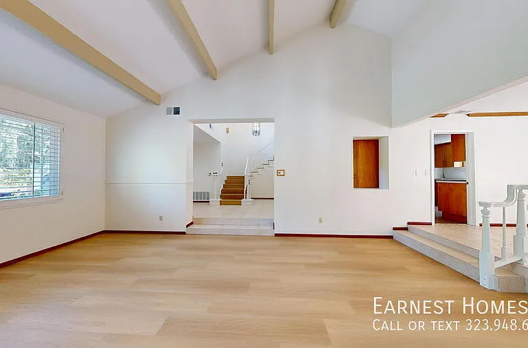 7814 Woodhall Ave — Photo 2